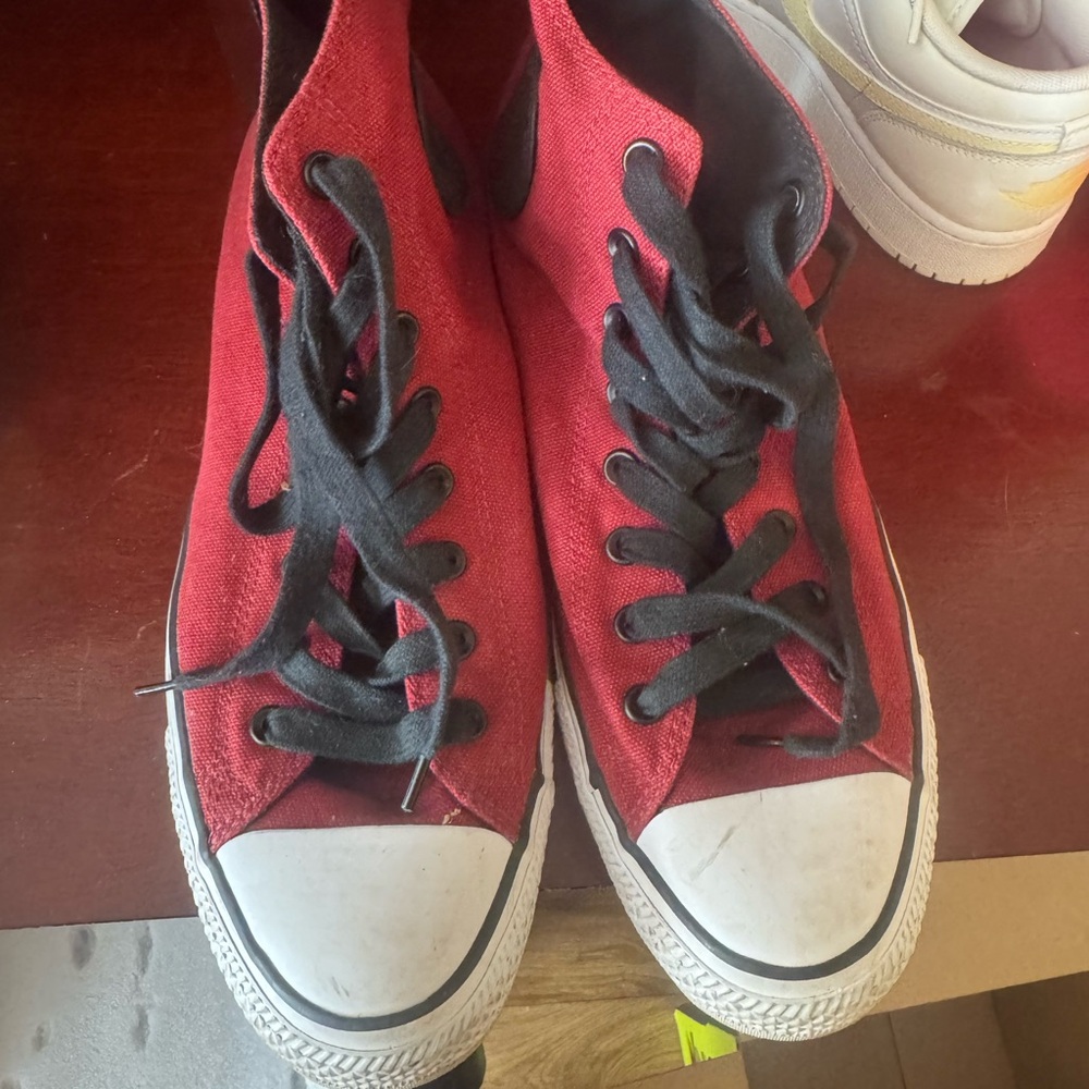 Men’s converse